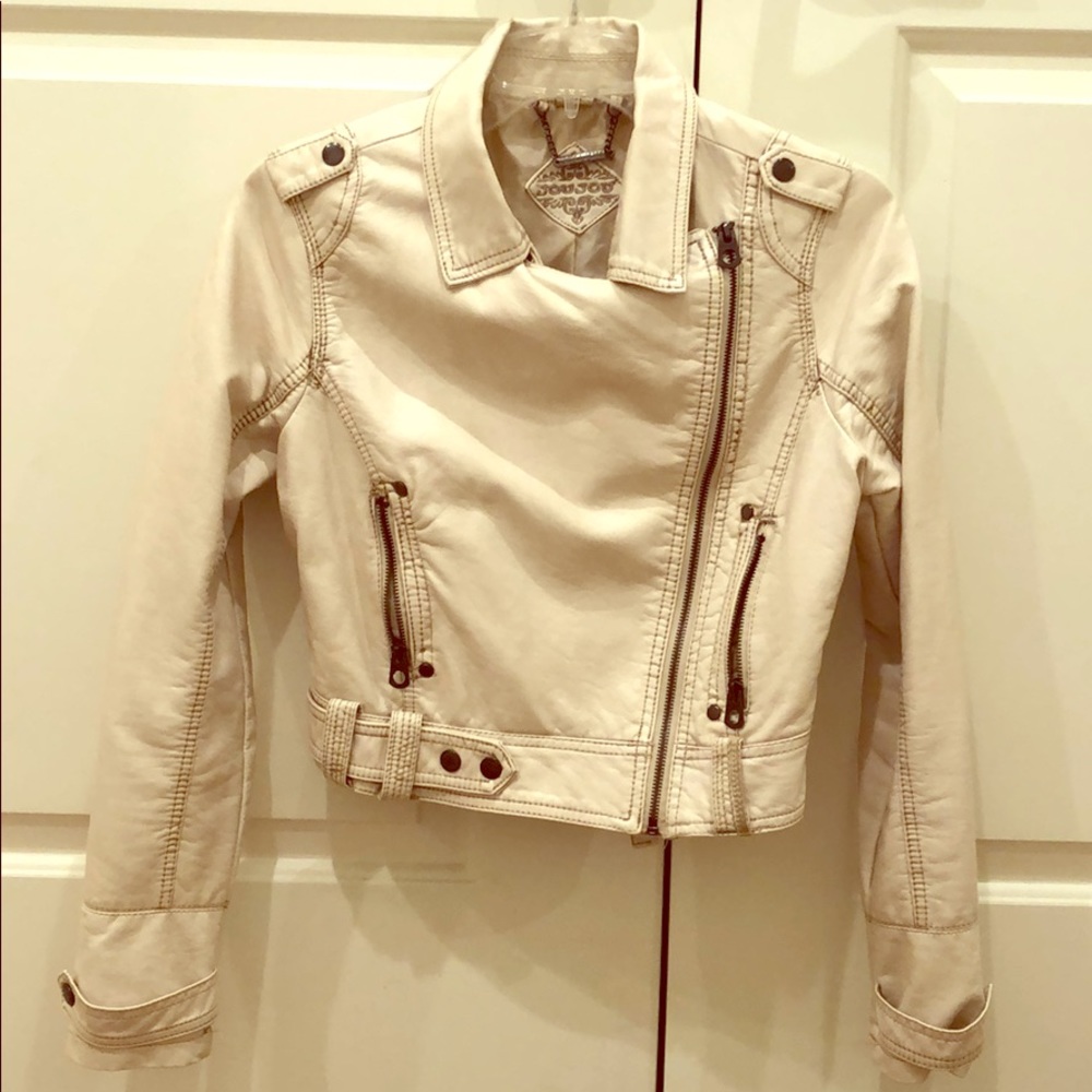 Joujou Women’s cream jacket size small